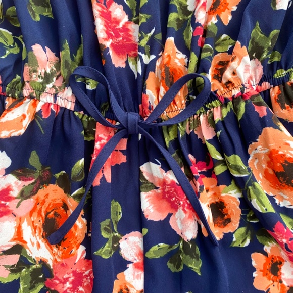 NWOT Target Sleeveless Floral Romper Size Large - Picture 10 of 16